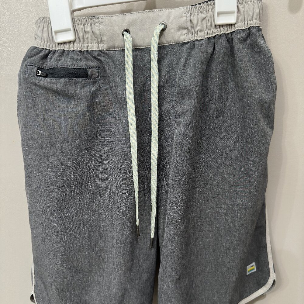 Vuori Men's Grey Linen Banks Unlined Shorts 7.5" inseam Size S